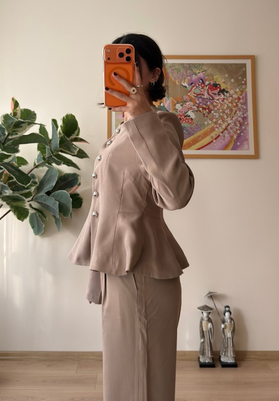 Metal Düğmeli Peplum Ceket Bej