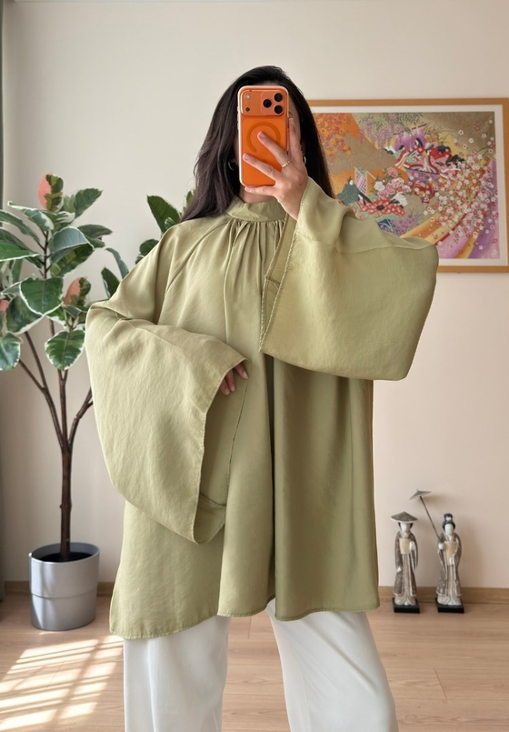 Mina Büzgülü Yaka Yarasa Kol  Bluz Olive