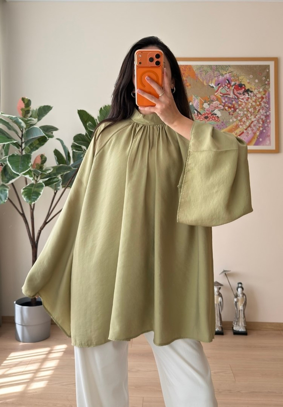 Mina Büzgülü Yaka Yarasa Kol  Bluz Olive