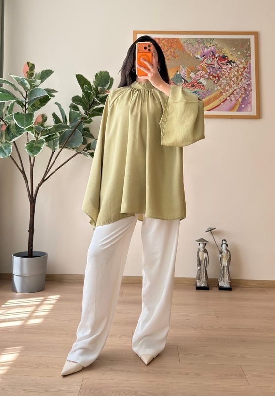 Mina Büzgülü Yaka Yarasa Kol  Bluz Olive