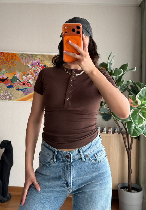Sare Çıtlı Basic T-Shirt Kahve