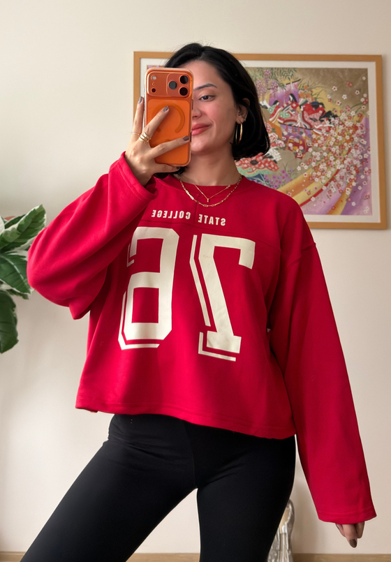 Sırtı Yıldız Baskılı Üç İplik Oversize Sweatshirt Kırmızı