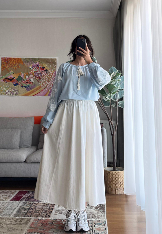 Tani Kolları Nakışlı Bluz 