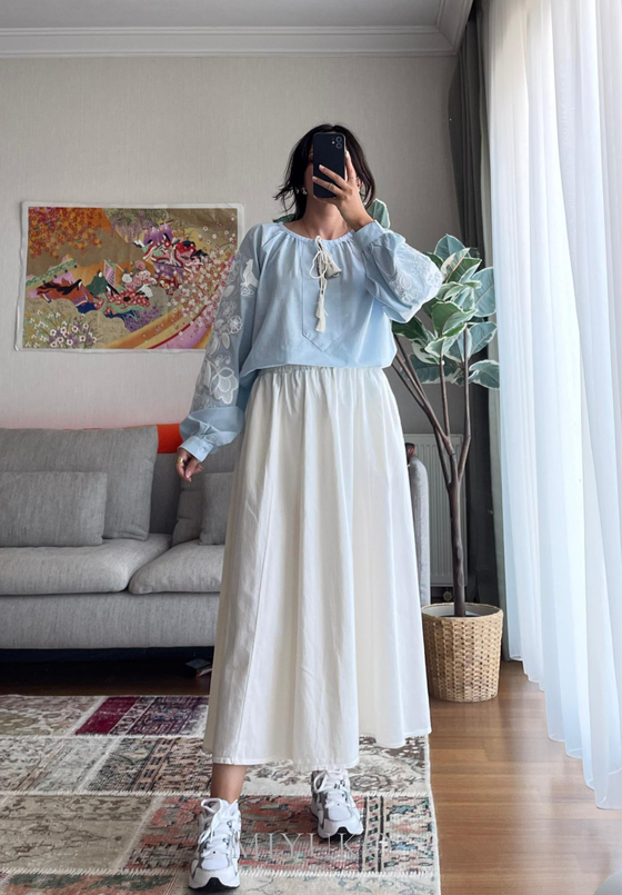 Tani Kolları Nakışlı Bluz 