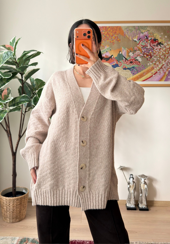 V Yaka Düğmeli Oversize Uzun Hırka Vizon