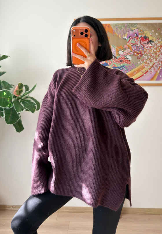 Yırtmaç Detaylı Oversize Triko Kazak Mürdüm