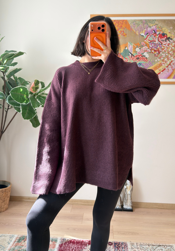 Yırtmaç Detaylı Oversize Triko Kazak Mürdüm