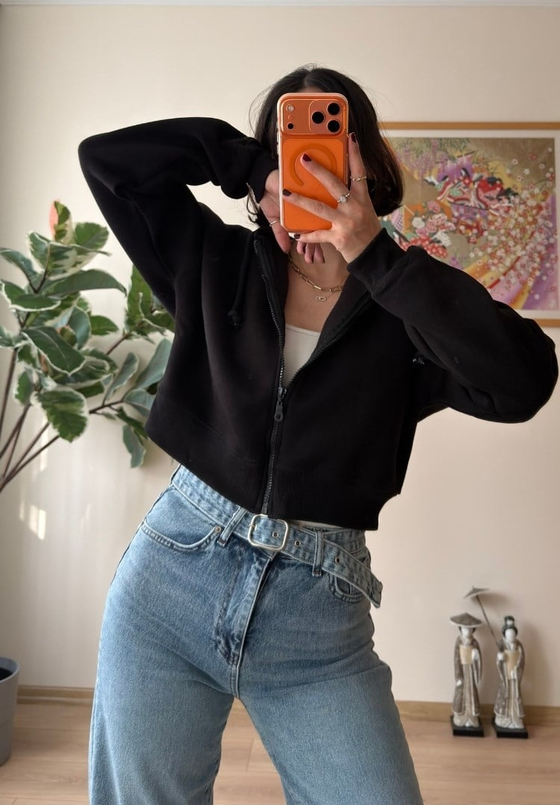 Yuki Kapşonlu Fermuarlı Kısa Sweatshirt Siyah