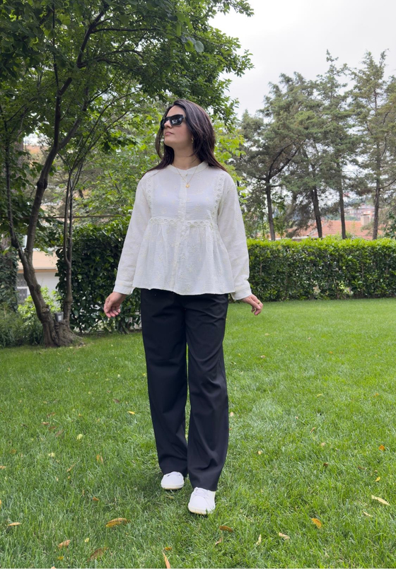 Yuna Müslin İşlemeli Bluz