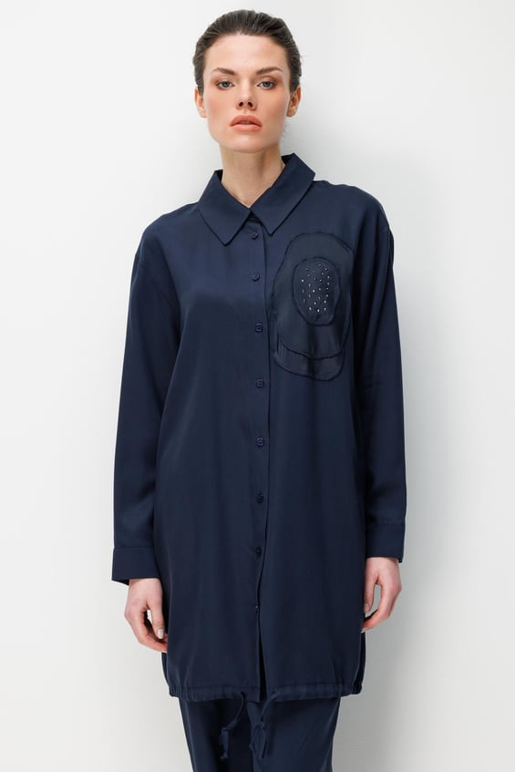100% natuurlijke LyoCEL gedrapeerde, zachte broek en maxi-tuniek met rozenborduursel en -afwerking - marineblauw
