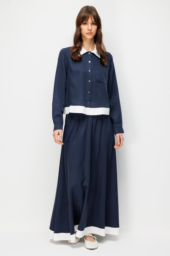 100% natuurlijke LyoCELL maxi-rok met soepele draperie en afwerking van zachte stof - marineblauw