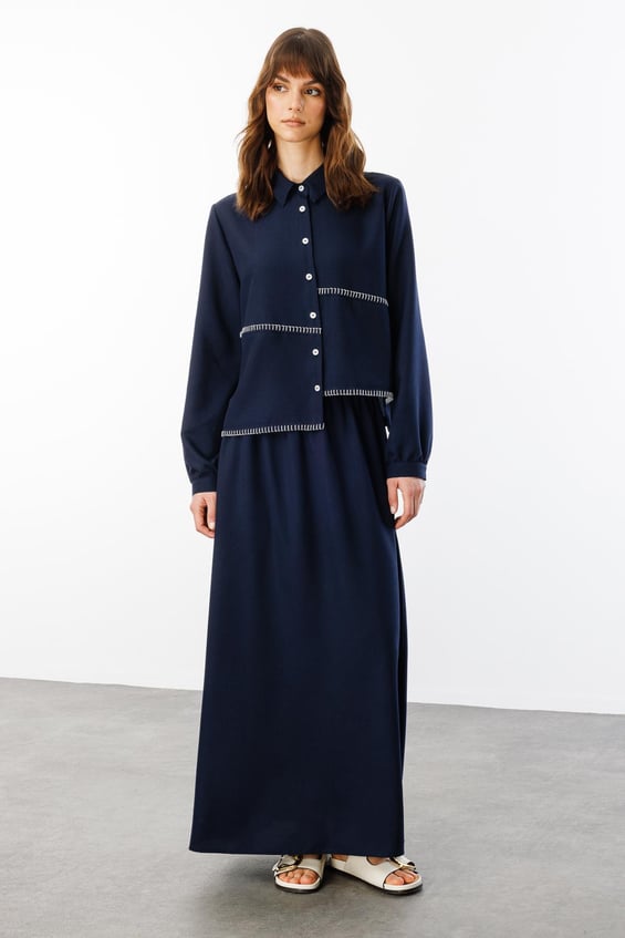 Rok/tuniekset met zijdeachtige textuur en geborduurde rand - Marineblauw