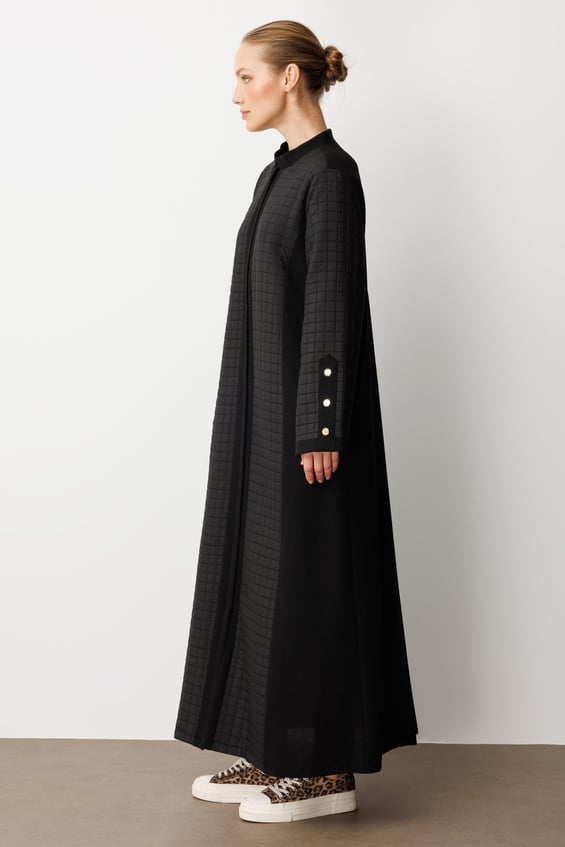 Zeitloser Trenchcoat aus gestepptem Jacquard- und Crêpe-Mix mit Futter – Schwarz