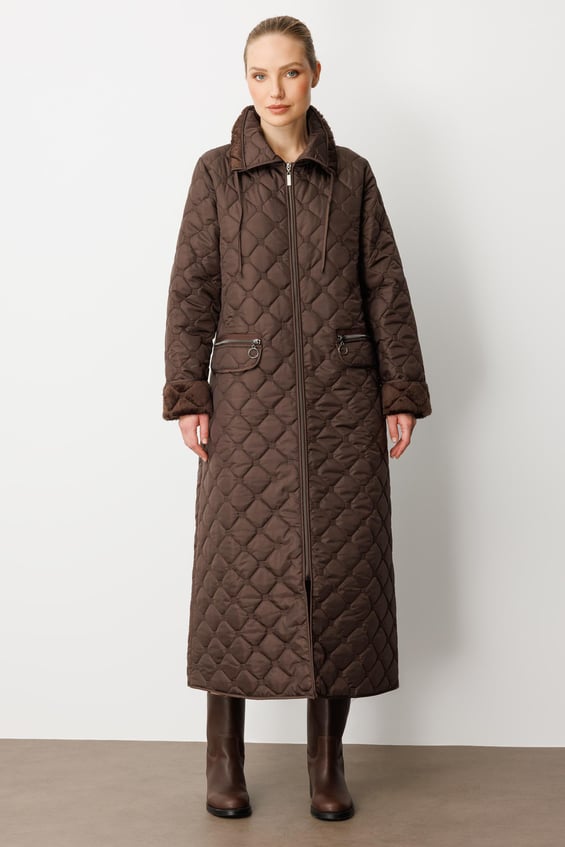 Zachte pluche binnenlaag en speciaal geborduurd patroon. Dunne, lichtgewicht, tijdloze, op maat gemaakte jas/blazer - Koffie