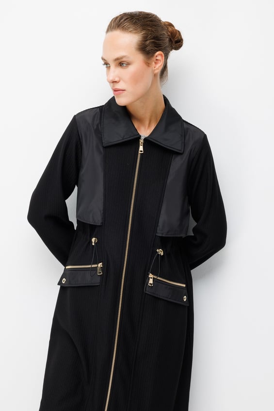 Sporty Chic İşlevsel Detaylı Özel Kumaş Zamansız Kap Trench-Siyah