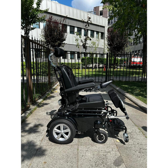 Poylin P302 Ultra Lüks Ayağa Kaldıran Akülü Tekerlekli Sandalye