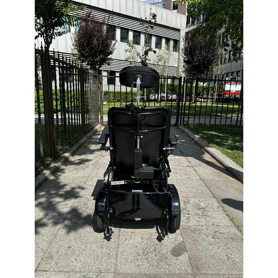 Poylin P302 Ultra Lüks Ayağa Kaldıran Akülü Tekerlekli Sandalye