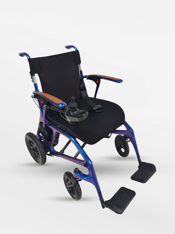 Poylin P215 Karbon Fiber Akülü Tekerlekli Sandalye – Premium Mobilite
