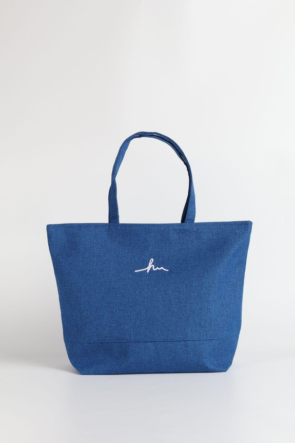 HaşemaHaşema حقيبة شاطئ زرقاء من الكتان لها شعار مطرز 21