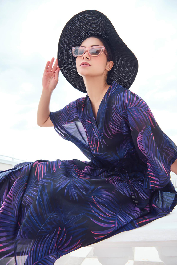 HaşemaHaşema Palmiye Desenli Siyah Uzun Pareo