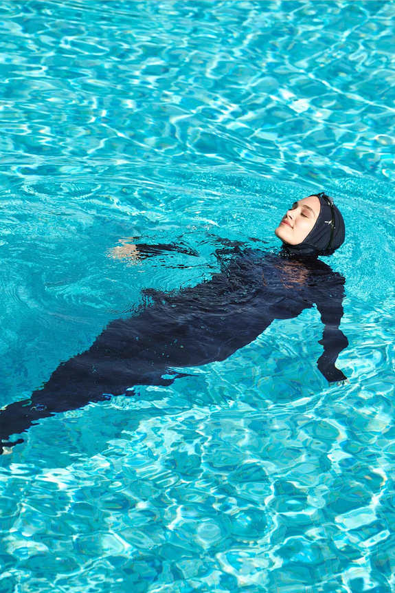 HaşemaHaşema طقم سباحة كحلي 6 قطع للمحجبات بقماش مطاطي من سلسلة الأداء العالي H-Per50 2020