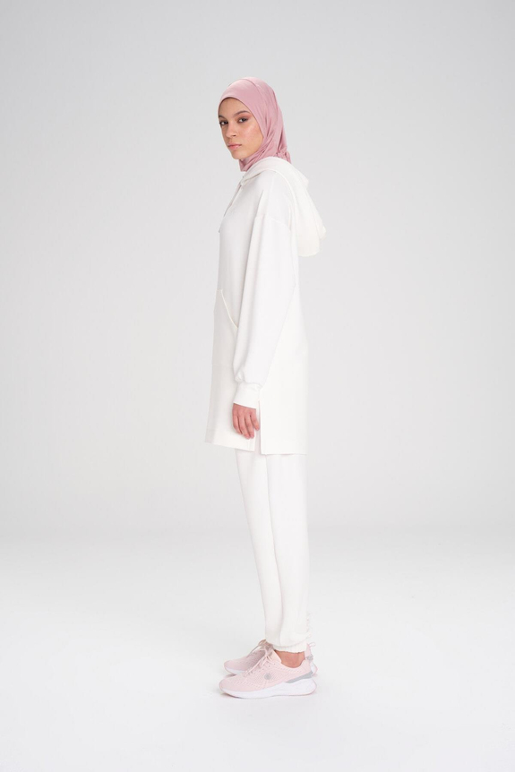 HaşemaHaşema Yumuşak Dokulu Kapüşonlu Ekru Basic Günlük Sweatshirt ACT-13