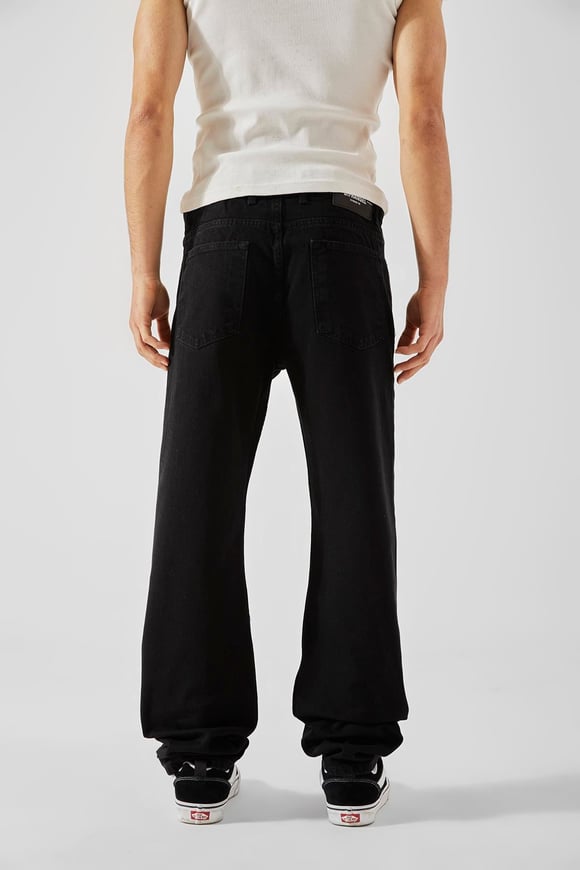 Basic Siyah Regular Fit Jean