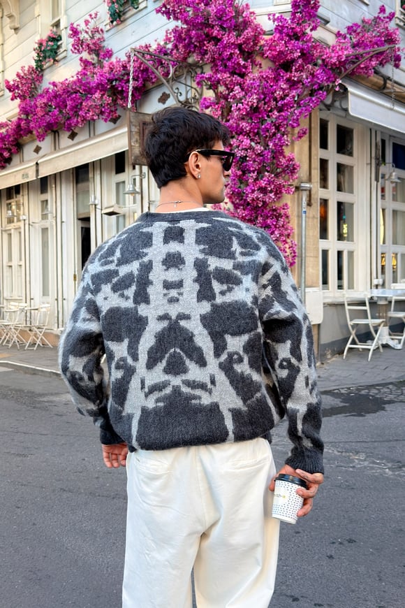 Cow Smoked-Grey V-Knit