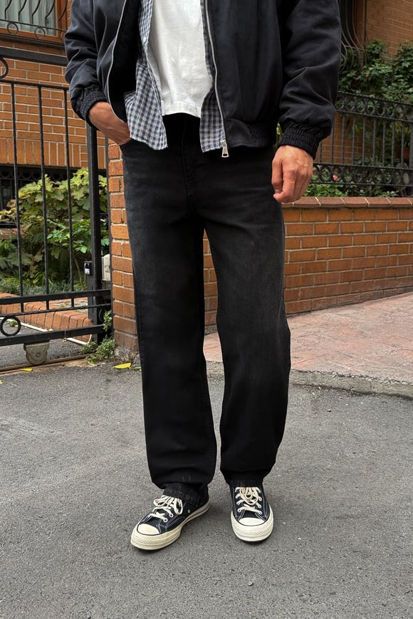 Shadow Wash Regular Jeans