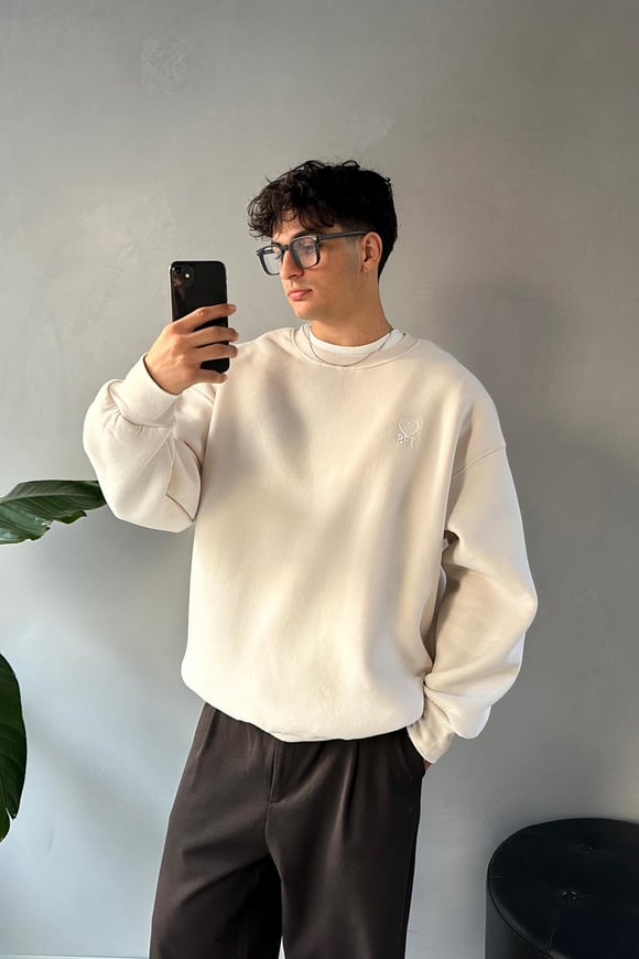 Heart Nakışlı Bisiklet Yaka Bej Sweatshirt