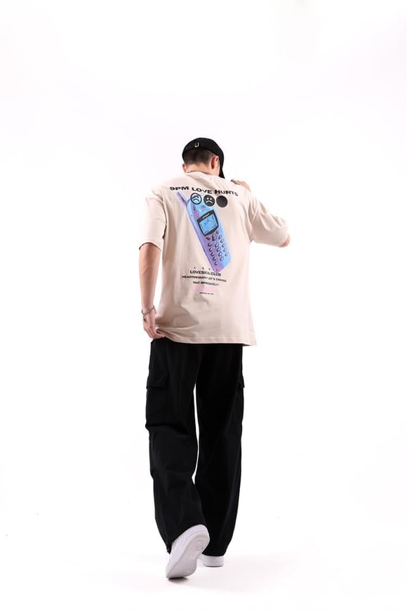 Love Hurts Sırt Baskılı Oversize Tişört Taş Rengi