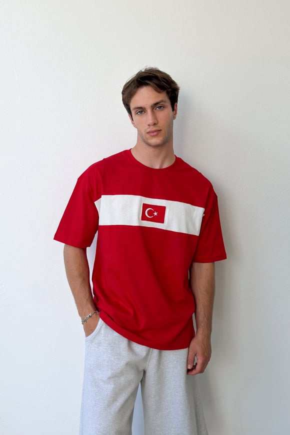 Türkiye Bayrak Nakışlı Kırmızı Tişört