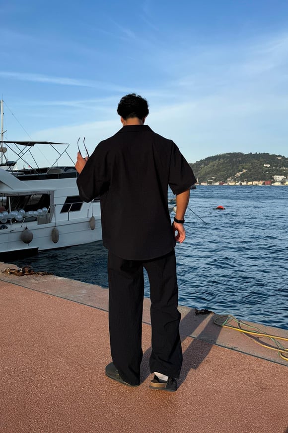 V Yaka Siyah Oversize Kısa Kol Keten Gömlek