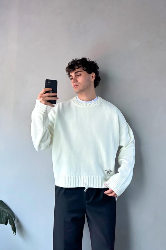Yırtık Model Bisiklet Yaka Ekru Oversize Kazak