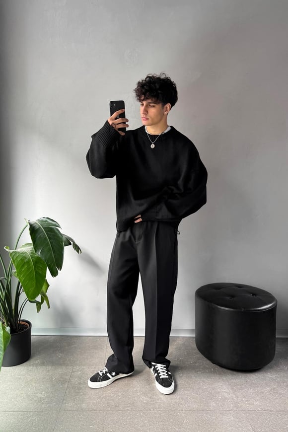 Yırtık Model Bisiklet Yaka Siyah Oversize Kazak