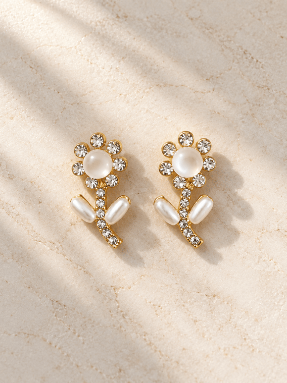 Retrobird Primrose İnci Detaylı Taşlı Çiçek Figürlü Ekru Vintage Küpe