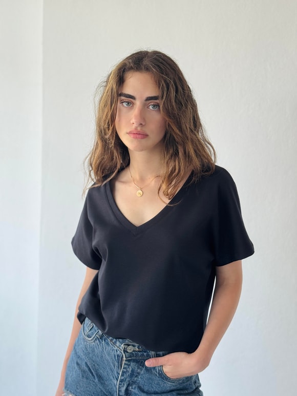 Retrobird Siyah V Yaka Dökümlü Tişört Üst