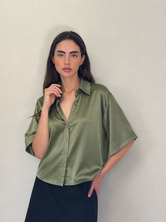 Retrobird Haki Renkli Saten Görünümlü Retro Model Bol Kısa Kol Kadın Gömlek