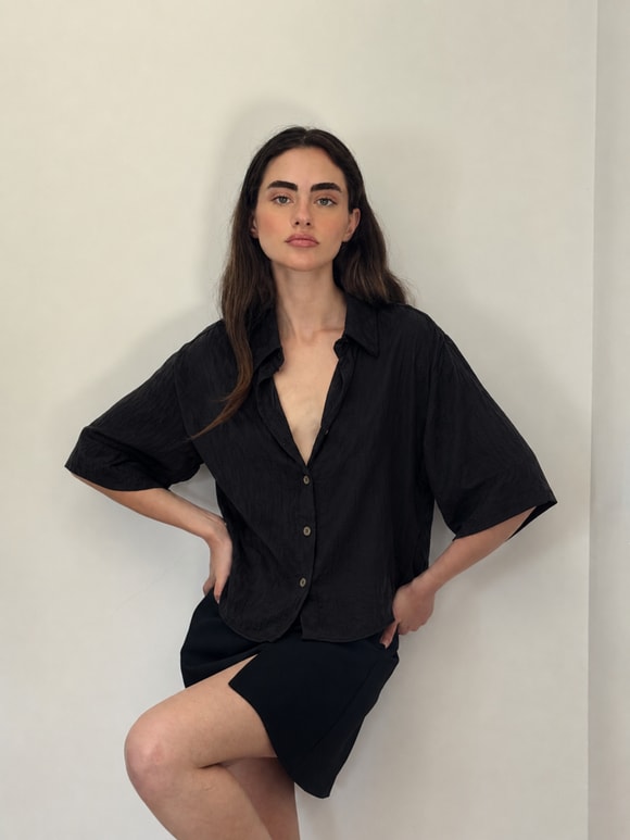 Retrobird Siyah Renkli Keten Görünümlü Retro Model Bol Kısa Kol Kadın Gömlek