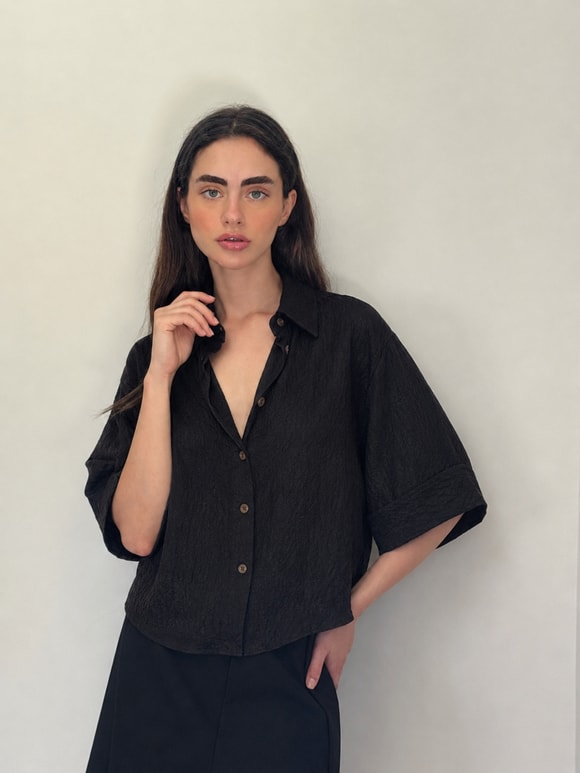 Retrobird Siyah Renkli Keten Görünümlü Retro Model Bol Kısa Kol Kadın Gömlek