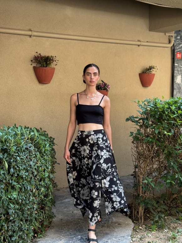 Retrobird Vera Asimetrik Siyah Çiçekli Midi Etek
