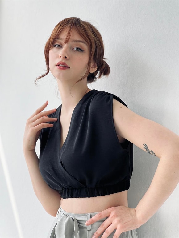 Retrobird Kleopatra Kruvaze Crop Siyah Bluz