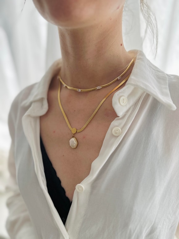 Retrobird Taş Detaylı Gold Renk Çelik Kolye