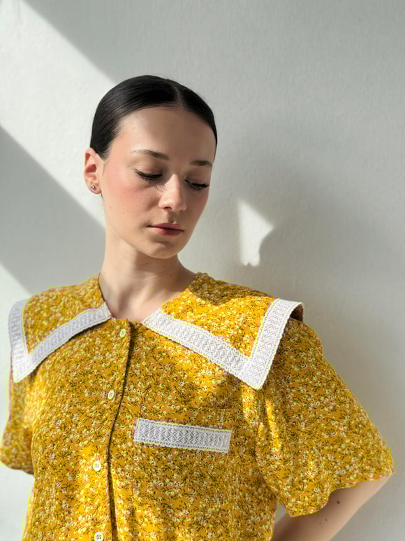 Retrobird Tasarım Dantelli Bebe Yaka Sarı Gömlek