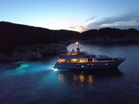 Bluefin LED Piranha P24CC Su Altı Lambası 10000 Lümen-RGBW