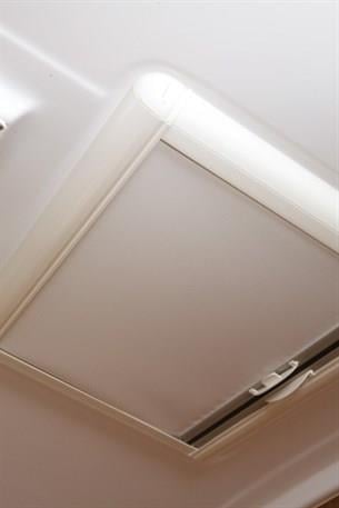 Surface sky screen stor perde