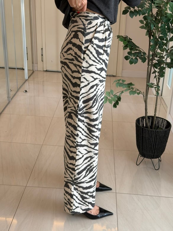 Yüksek Bel Zebra Desen Bol Paça Pantolon