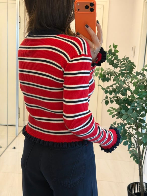 Polo Yaka Çizgili Kol ve Etek Ucu Fırfırlı Triko Hırka
