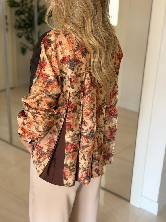 Arkası Çiçek Desenli Tasarım Sweatshirt-Kahve