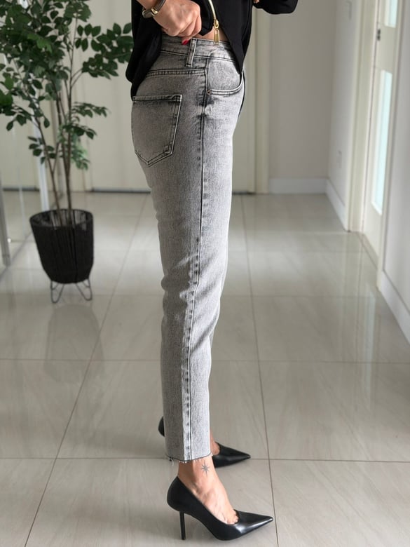 Likralı Kesik Paça Boyfit Jean- Gri 